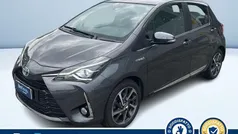 Grigio scuro metallizzato Usata 2018 Toyota Yaris Hybrid Style Tre volumi | 13.200 € (Buon prezzo)