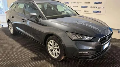 Usata Seat Leon Style 116 CV (85 kW) 2023 Grigio metallizzato Station wagon