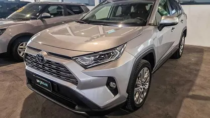 Usata Toyota RAV4 Lounge 218 CV (160 kW) 2021 Grigio SUV