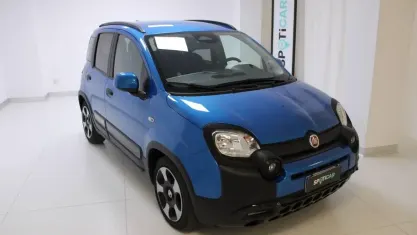 Usata Fiat Panda Cross Cross 69 CV (50 kW) 2025 Blu italia Utilitaria