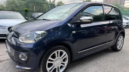 Usata VW up! Highline 68 CV (50 kW) 2014 Blu Utilitaria