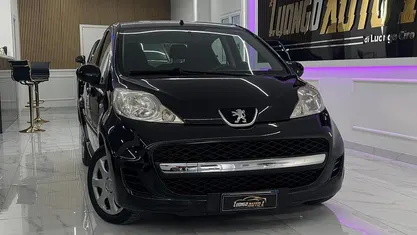 Usata Peugeot 107 68 CV (50 kW) 2009 Nero Utilitaria