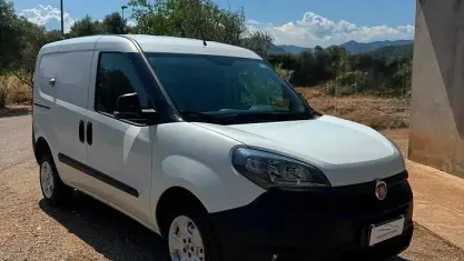 Usata Fiat Doblò Easy 95 CV (69 kW) 2021 Bianco Monovolume
