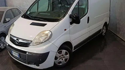 Usata Opel Vivaro 145 CV (106 kW) 2009 Bianco Monovolume