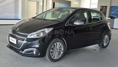 Usata Peugeot 208 Allure 100 CV (73 kW) 2019 Utilitaria