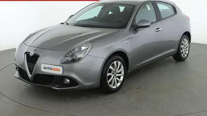 Usata Alfa Romeo Giulietta 120 CV (88 kW) 2018 Argento Utilitaria