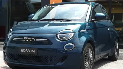 Usata Fiat 500e Icon 42 kW (58 CV) 2022 Blu Utilitaria