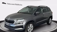 Grigio graphite metalizzato Usata 2024 Skoda Karoq Executive SUV | 27.900 € (Buon prezzo)