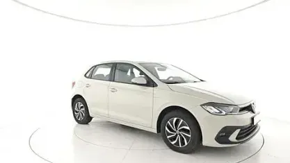 Usata VW Polo Life 95 CV (69 kW) 2023 Beige Utilitaria