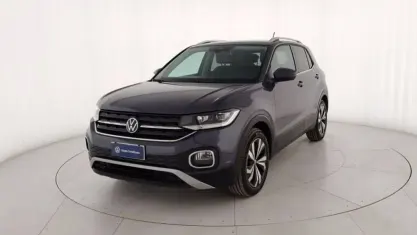 Usata VW T-Cross Advance 110 CV (80 kW) 2023 Grigio metallizzato SUV