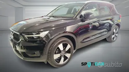 Usata Volvo XC40 Momentum 129 CV (94 kW) 2020 Nero SUV