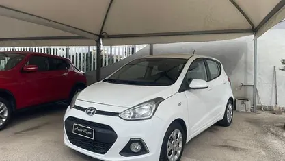 Bianco Usata 2016 Hyundai i10 Edition Due volumi | 6200 € (Buon prezzo)