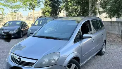 Usata Opel Zafira 110 CV (80 kW) 2009 Grigio Monovolume