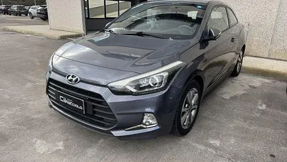 Grigio scuro Usata 2016 Hyundai i20 Coupé | 8900 € (Molto cara)