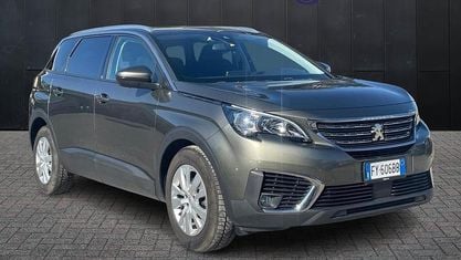 Käytetty Peugeot 5008 Active 131 HP (96 kW) 2019 Harmaa Katumaasturi