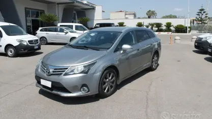 Usata Toyota Avensis Lounge 124 CV (91 kW) 2012 Grigio Station wagon