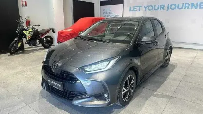 Usata Toyota Yaris Trend 116 CV (85 kW) 2024 Grigio Utilitaria