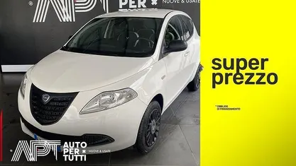Usata Lancia Ypsilon 80 CV (58 kW) 2015 Utilitaria