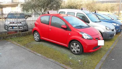 Usata Toyota Aygo 68 CV (50 kW) 2006 Rosso Utilitaria