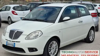 Usata Lancia Ypsilon 60 CV (44 kW) 2010 Bianco Utilitaria