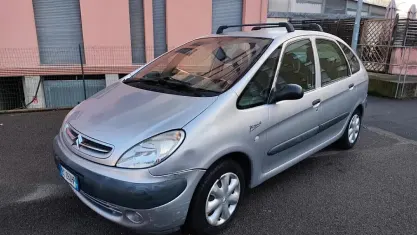 Usata Citroën Xsara Picasso 116 CV (85 kW) 2001 Argento Monovolume