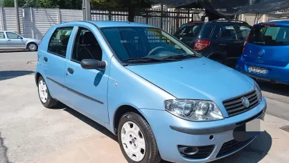 Usata Fiat Punto Active 60 CV (44 kW) 2006 Bluazzurro Utilitaria
