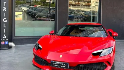 Usata Ferrari 296 830 CV (610 kW) 2022 Coupé