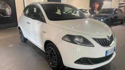 Usata Lancia Ypsilon 72 CV (52 kW) 2025 Bianco Utilitaria