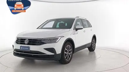 Pure white Usata 2023 VW Tiguan Life SUV | 25.500 € (Super prezzo)