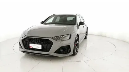 Käytetty Audi RS4 Comfort 450 HP (330 kW) 2021 Harmaa Farmari