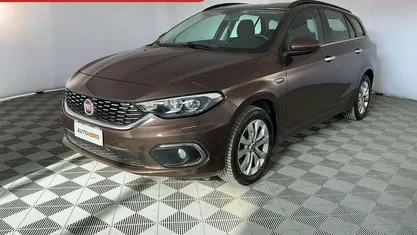 Usata Fiat Tipo Business 120 CV (88 kW) 2020 Marrone Station wagon