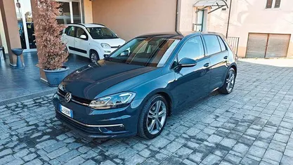 Begagnad VW Golf VII Executive 116 HK (85 kW) 2018 Grå Sedan
