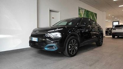 Begagnad Citroën e-C4 Feel 100 kW (136 HK) 2022 Svart Sedan