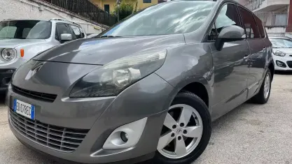 Usata Renault Scénic III Dynamique 110 CV (80 kW) 2010 Grigio Monovolume