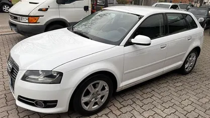 Bianco Usata 2010 Audi A3 Young Tre volumi | 5900 € (Buon prezzo)