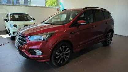 Usata Ford Kuga ST-Line 120 CV (88 kW) 2019 Rosso SUV