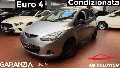 Usata Mazda 2 75 CV (55 kW) 2010 Argento Utilitaria