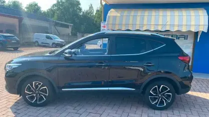 Usata MG ZS Luxury 106 CV (77 kW) 2024 Nero SUV