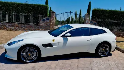 Usata Ferrari GTC4Lusso 689 CV (506 kW) 2016 Bianco Station wagon