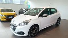 Bianco Usata 2017 Peugeot 208 Allure Due volumi | 8900 € (Buon prezzo)