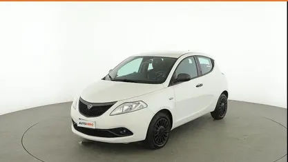 Usata Lancia Ypsilon 70 CV (51 kW) 2017 Bianco Utilitaria