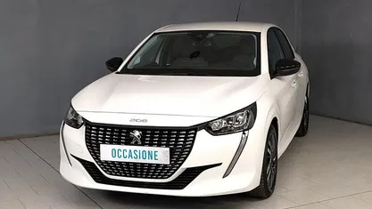 Usata Peugeot 208 Allure 101 CV (74 kW) 2023 Utilitaria