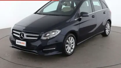 Usata Mercedes B180 Business 122 CV (89 kW) 2018 Blu Monovolume