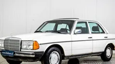 Bianco Usata 1982 Mercedes 240 Tre volumi | 4900 €