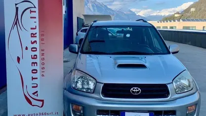 Usata Toyota RAV4 Sol 116 CV (85 kW) 2003 Argento metallizzato SUV