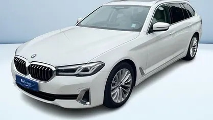 Bianco pastello Usata 2020 BMW 520 Luxury Line Station wagon | 30.600 € (Buon prezzo)