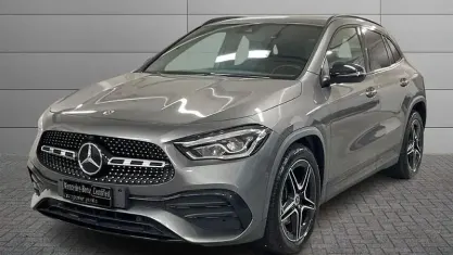 Usata Mercedes GLA200 Premium 150 CV (110 kW) 2022 Grigio montagna SUV