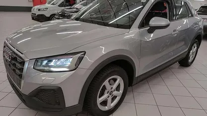 Argento Usata 2023 Audi Q2 Comfort SUV | 26.400 € (Buon prezzo)