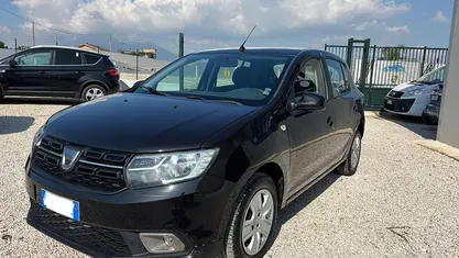 Nero Usata 2020 Dacia Sandero Comfort Due volumi | 8500 € (Buon prezzo)