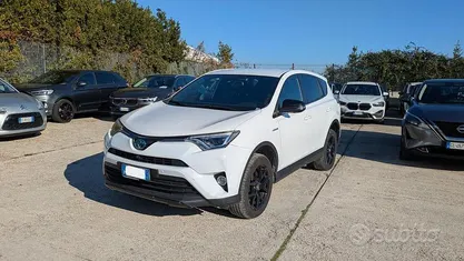 Usata Toyota RAV4 155 CV (114 kW) 2018 Monovolume